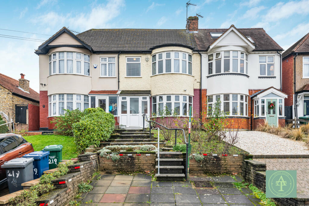 Main image of property: Crescent Road, Barnet, EN4