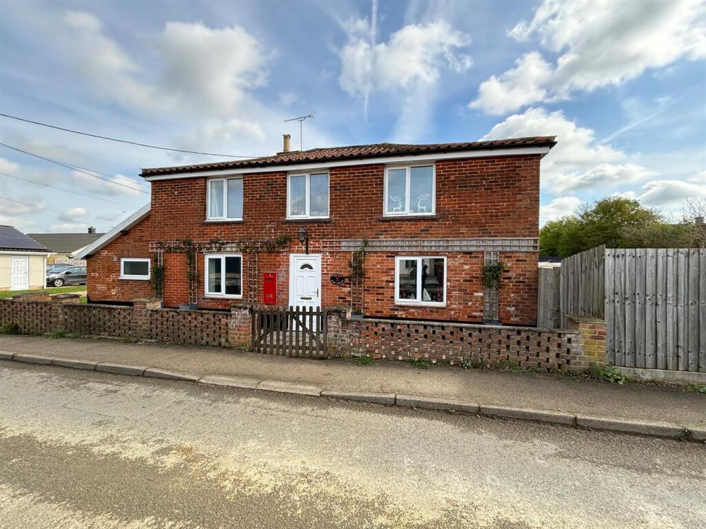 Main image of property: 1 Southolt Road, Bedfield, Woodbridge