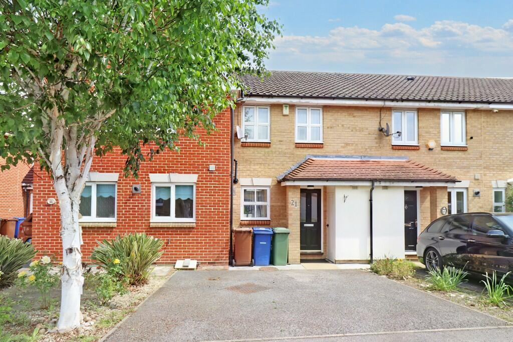 2 bedroom terraced house for sale in SWALLOW CLOSE, Chafford Hundred