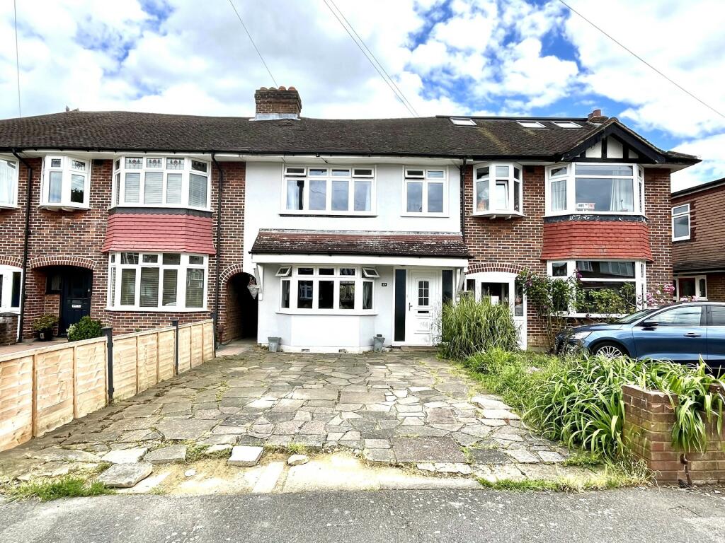 3 bedroom terraced house for sale in Cheshire Gardens, Chessington