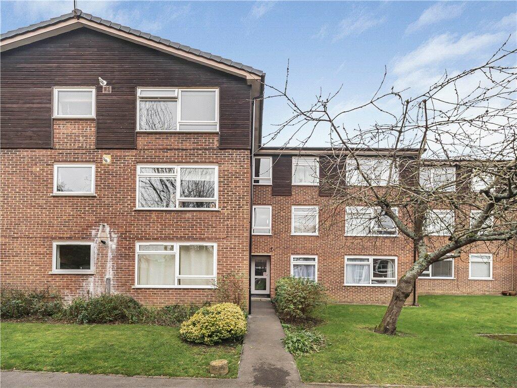 1 bedroom apartment for sale in Greenacre Court, Englefield Green