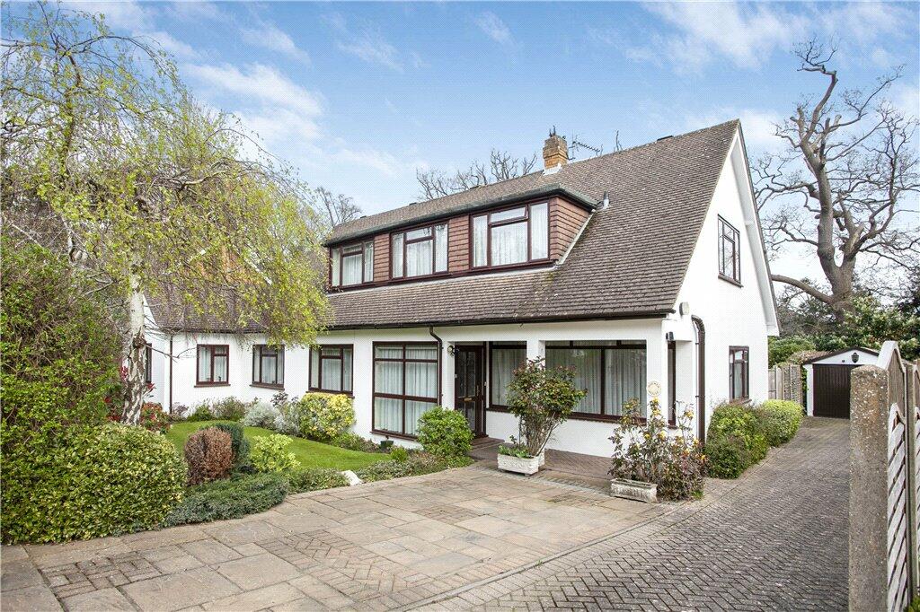 4 bedroom detached house for sale in Alderside Walk, Englefield Green