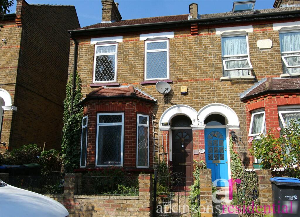 3 bedroom end of terrace house for sale in Brodie Road Enfield