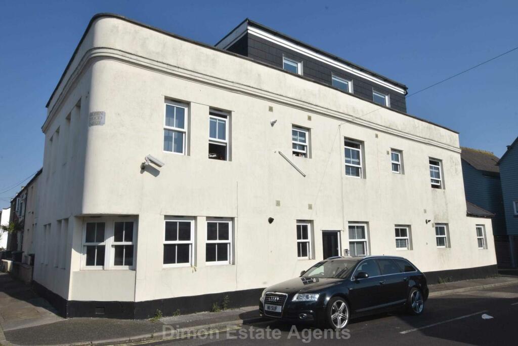 2 bedroom flat for sale in Robin Hood Quay, Gosport, PO12