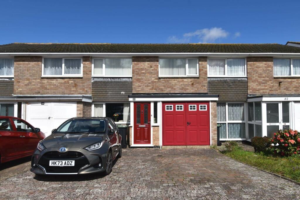 3 bedroom terraced house for sale in Gale Moor Avenue, Gomer, PO12