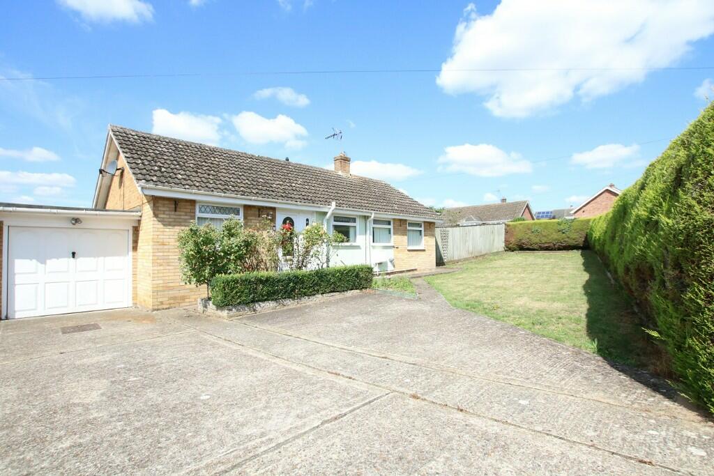 3 bedroom detached bungalow for sale in Thornhill Road, Barham, Ipswich