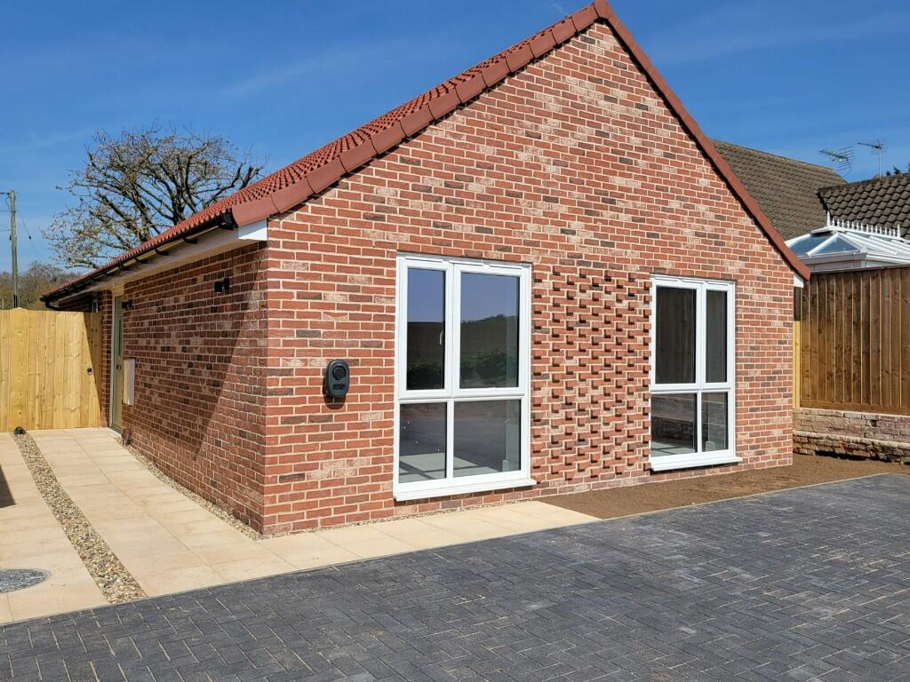 Main image of property: 1b Hall Farm, Norwich Road, Barham, Ipswich, Suffolk, IP6