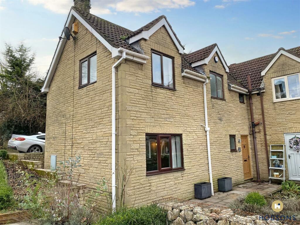 2 bedroom semidetached house for sale in Orchard Lane, Estcourt Road