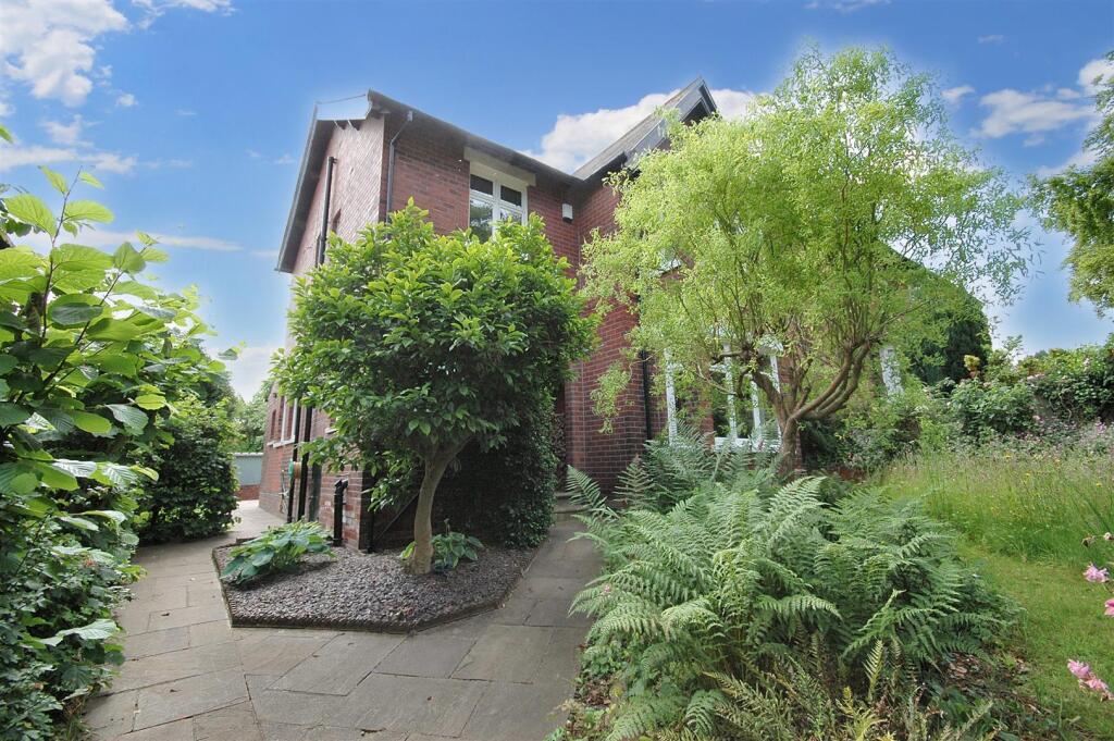 Main image of property: Pinfold Lane, Wakefield