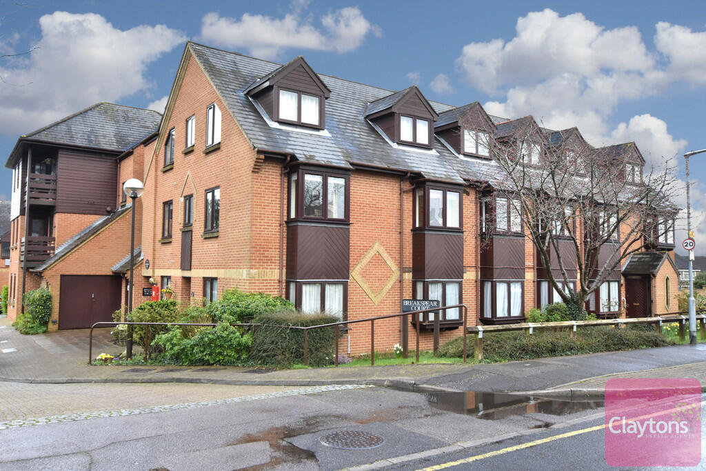 1 bedroom property for sale in Breakspeare Court, Abbots Langley, WD5