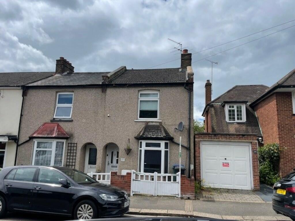 2 bedroom semidetached house for sale in Sandringham Road, Watford, WD24