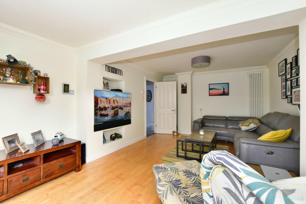 Additional property image - Moss Side, Bricket Wood AL2 3SU