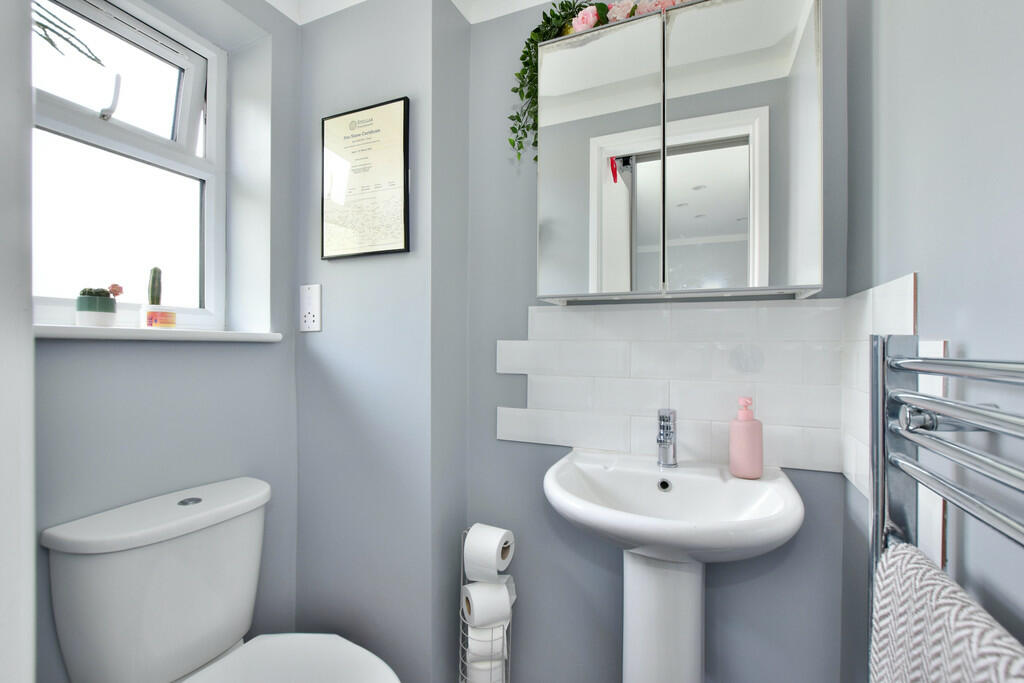 Additional property image - Moss Side, Bricket Wood AL2 3SU