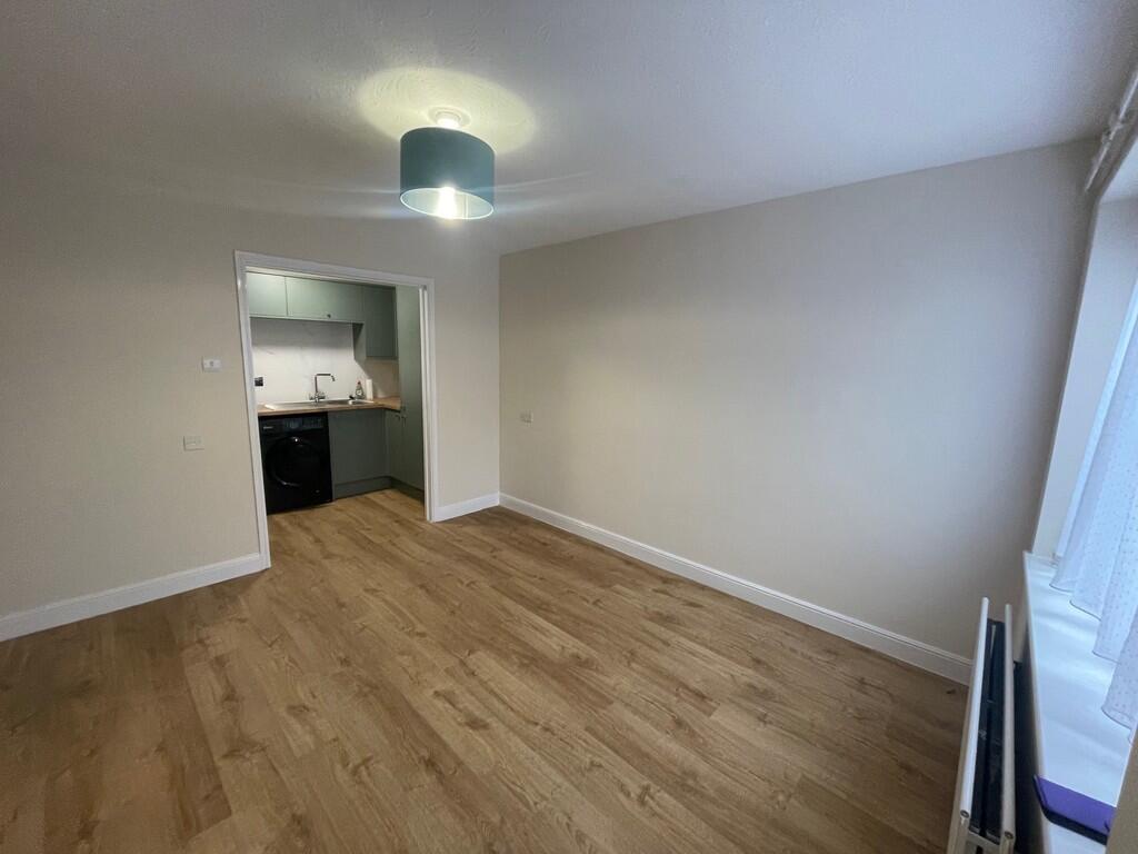 Additional property image - Larks Ridge, Chiswell Green