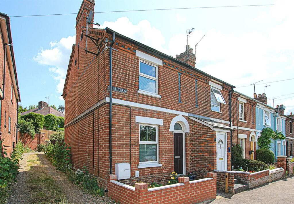 2 bedroom terraced house for sale in Cheveley Road, Newmarket, CB8