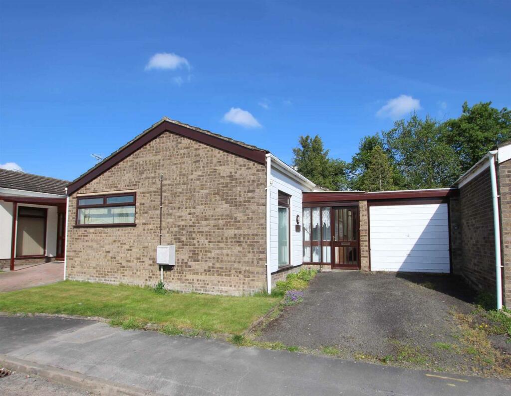 2 bedroom detached bungalow for sale in Park Road, Burwell, Cambridge, CB25