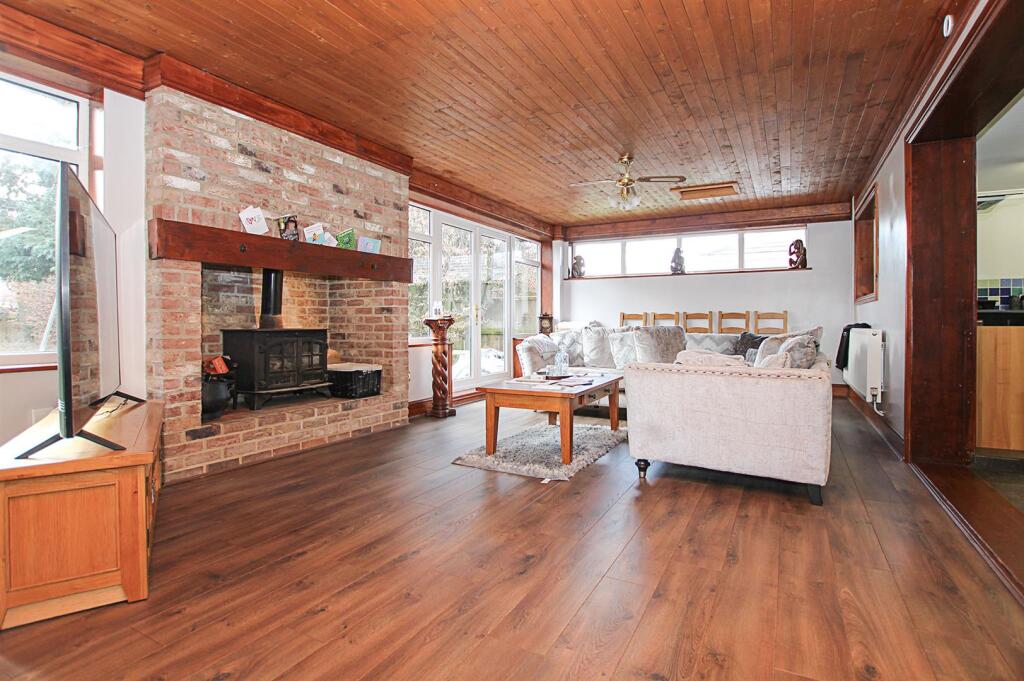 Additional property image - Hill Close, Newmarket