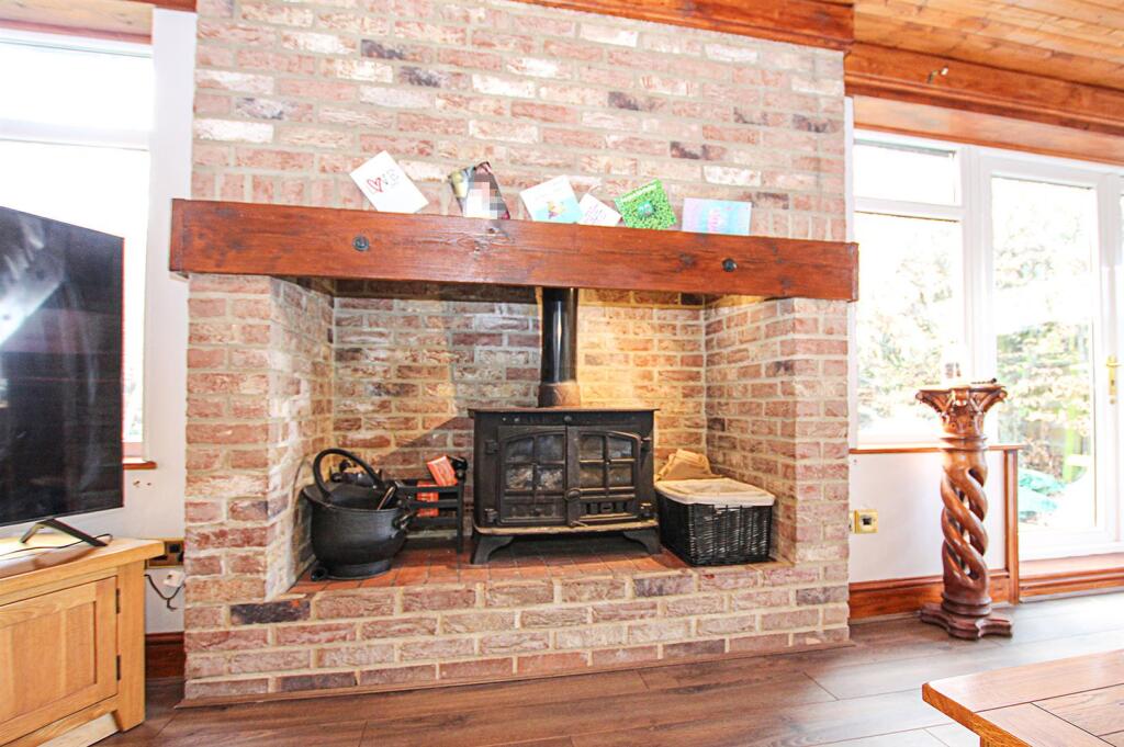 Additional property image - Hill Close, Newmarket