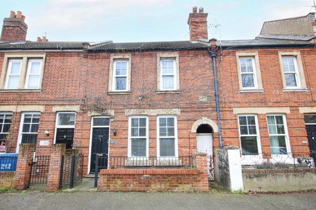 4 bedroom terraced house