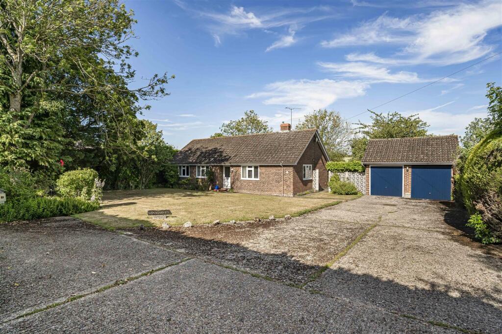 4 bedroom detached bungalow