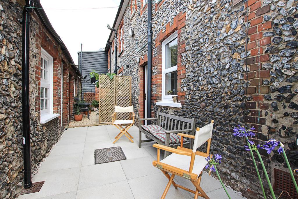 3 bedroom terraced house for sale in All Saints Road, Newmarket, CB8