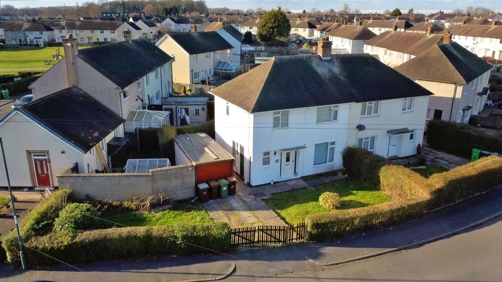 3 bedroom semidetached house for sale in Meadowvale Crescent