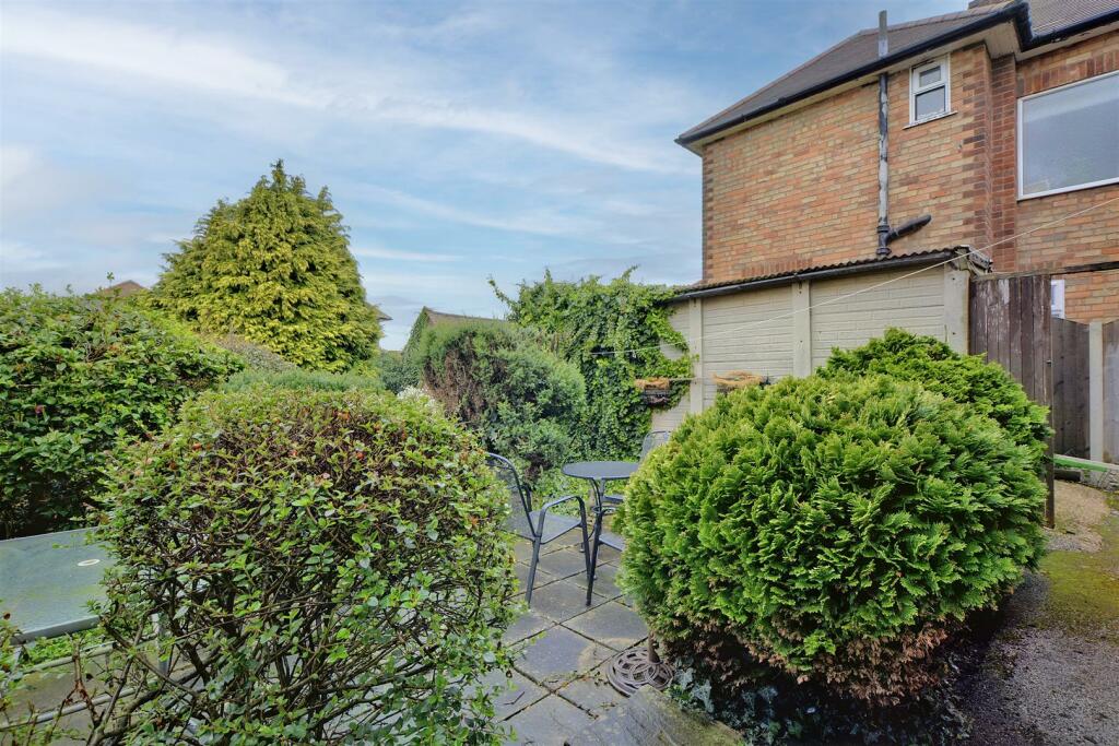 3 bedroom detached house for sale in Burnbreck Gardens, Wollaton, Nottingham, NG8