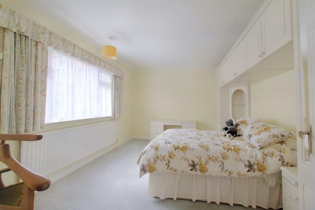 3 bedroom detached bungalow for sale in Town Street, Bramcote