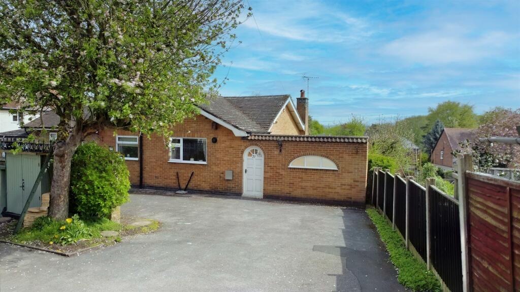 3 bedroom detached bungalow for sale in Town Street, Bramcote