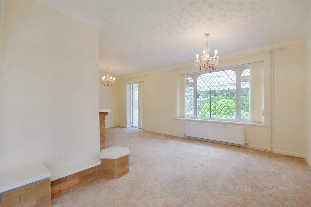 3 bedroom detached bungalow for sale in Burnham Avenue, Beeston