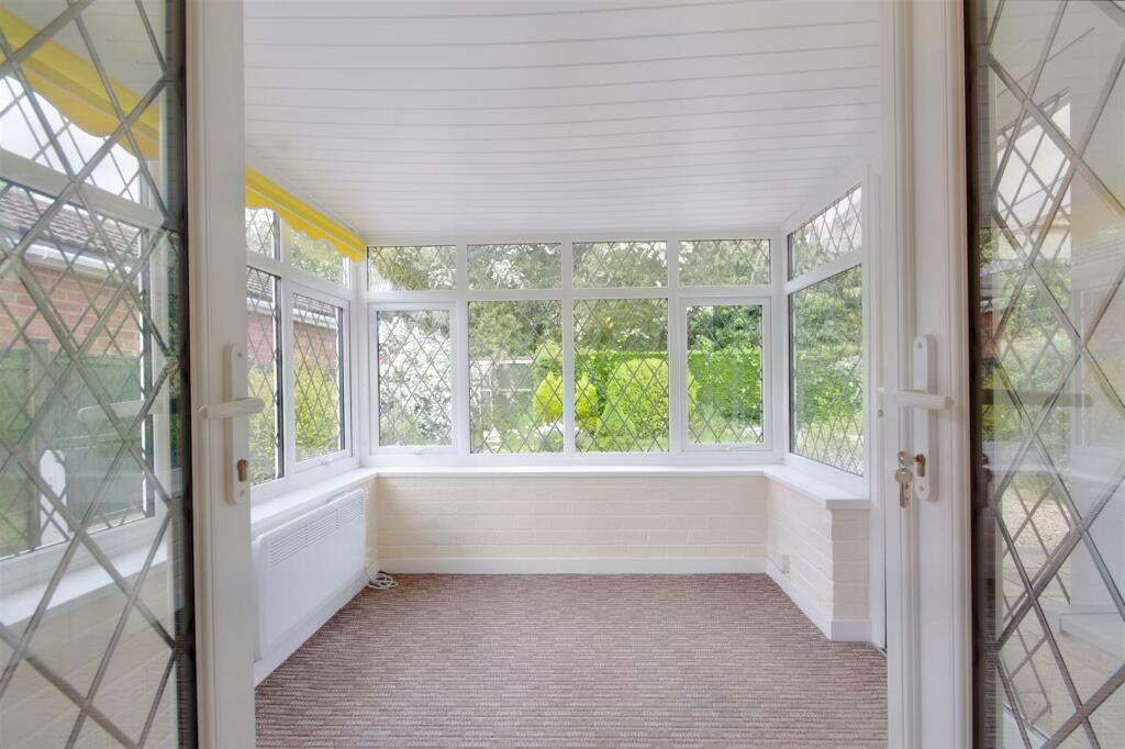 3 bedroom detached bungalow for sale in Burnham Avenue, Beeston