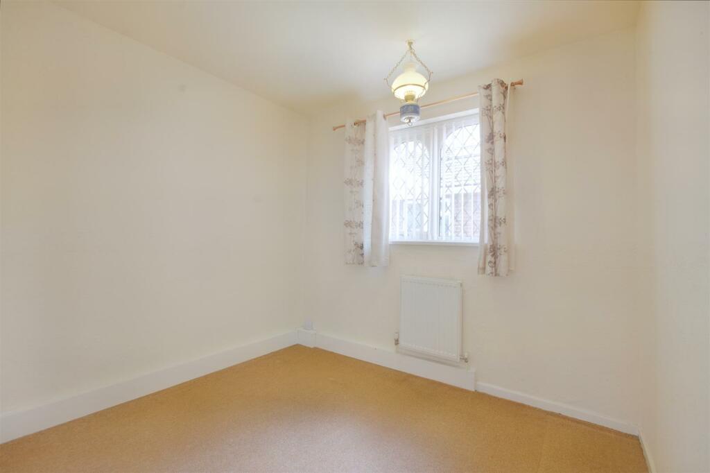 3 bedroom detached bungalow for sale in Burnham Avenue, Beeston