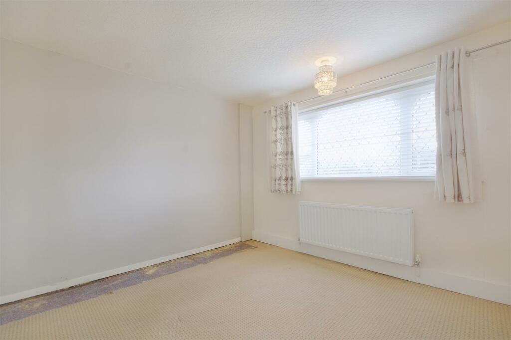 3 bedroom detached bungalow for sale in Burnham Avenue, Beeston