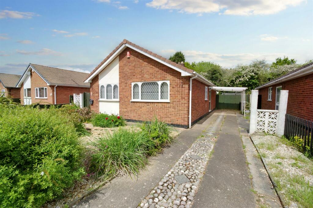 3 bedroom detached bungalow for sale in Burnham Avenue, Beeston