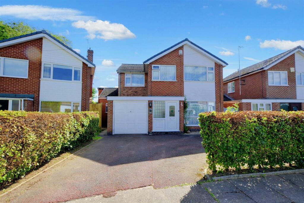 4 bedroom detached house for sale in Burgh Hall Close, Chilwell