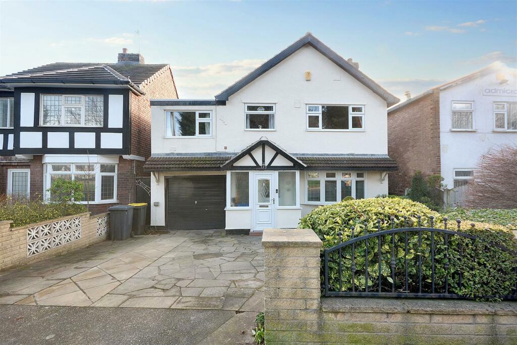 5 bedroom detached house for sale in High Road, NG9