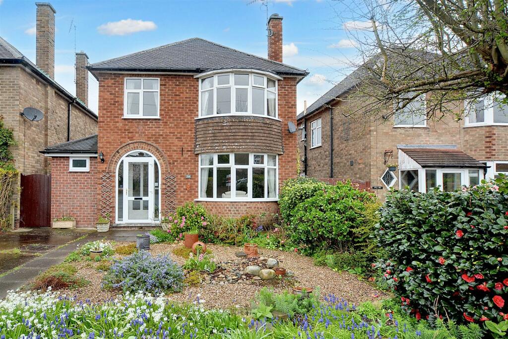 4 bedroom detached house for sale in Tranby Gardens, Nottingham, NG8