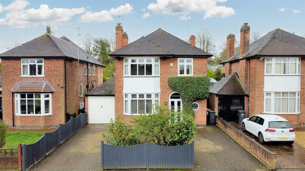 3 bedroom detached house for sale in Grasmere Road, Beeston, NG9