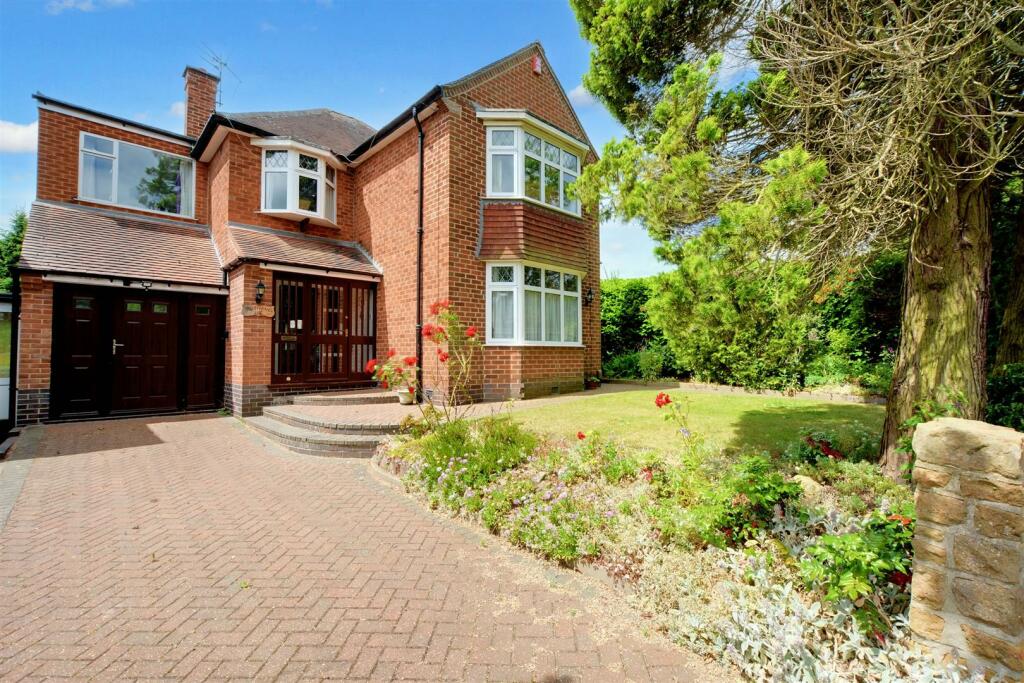 4 bedroom detached house for sale in Arundel Drive, Bramcote