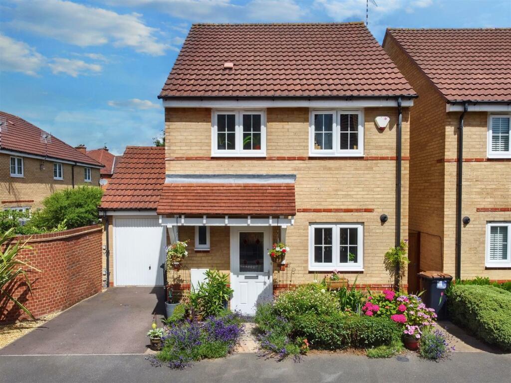 3 bedroom detached house for sale in Perkins Way, Chilwell, NG9