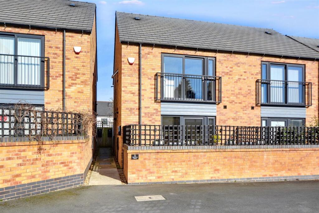 Main image of property: Clemency Mews, Beeston