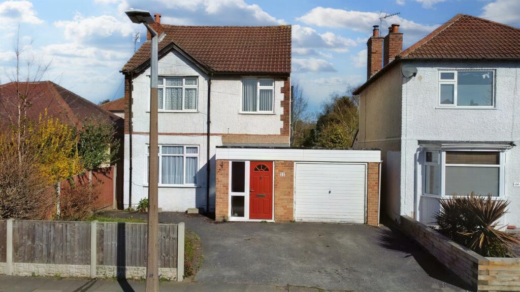 3 bedroom detached house for sale in Bramcote Avenue, Chilwell, NG9