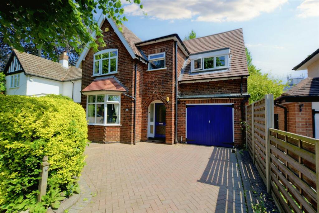 5 bedroom detached house for sale in Lime Grove Avenue, Beeston