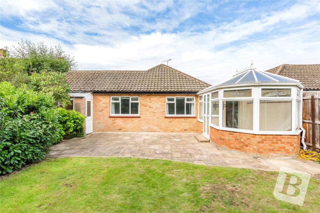 2 bedroom detached bungalow for sale in Haynes Road, Hornchurch, RM11