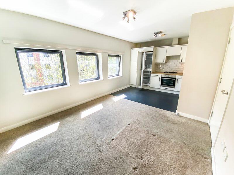 1 bedroom flat for sale in Well Farm Heights, Godstone Road, Whyteleafe