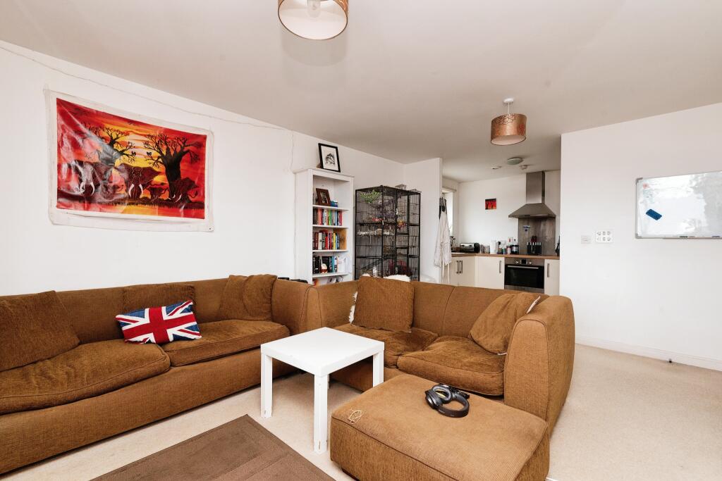 1 bedroom flat for sale in Hansen Court, Century Wharf, Cardiff Bay, CF10