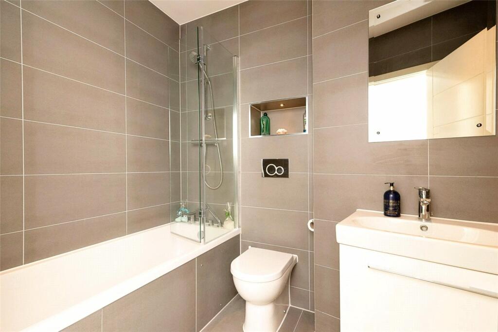 Additional property image - Bayscape, Watkiss Way, Cardiff Bay, CF11