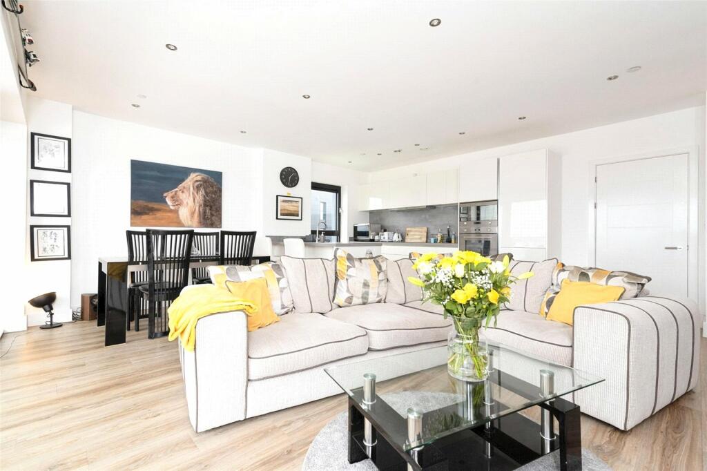 Additional property image - Bayscape, Watkiss Way, Cardiff Bay, CF11