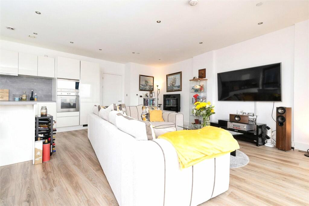 Additional property image - Bayscape, Watkiss Way, Cardiff Bay, CF11