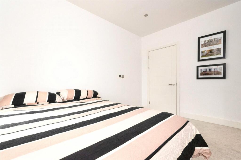 Additional property image - Bayscape, Watkiss Way, Cardiff Bay, CF11